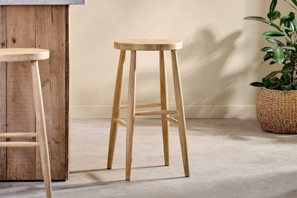 Mengwi Round Bar Stool - Natural